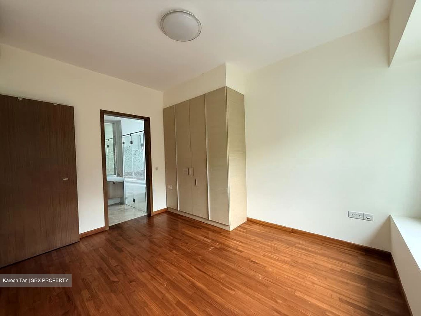 Waterfront Waves (D16), Condominium #589840041